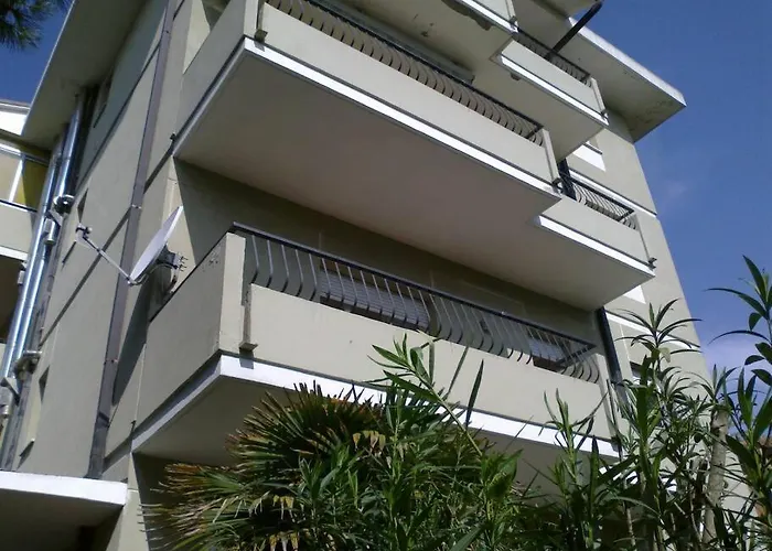 Cute 100 Mt From The Beach! *