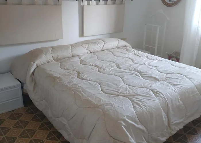 Cute 100 Mt From The Beach! * לידו אדריאנו