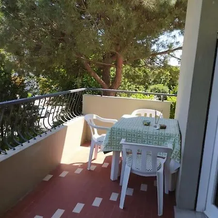 Cute 100 Mt From The Beach! Apartament